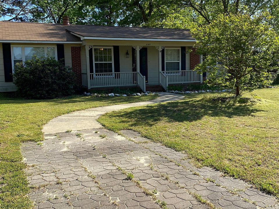 Large front yard on corner lot .