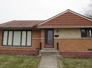 8745 N Oriole Ave, Niles, IL 60714