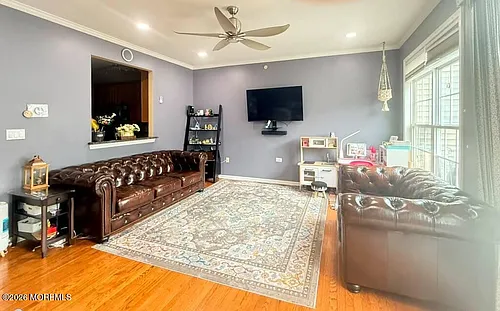 24 Tottenham Ct Photo 1