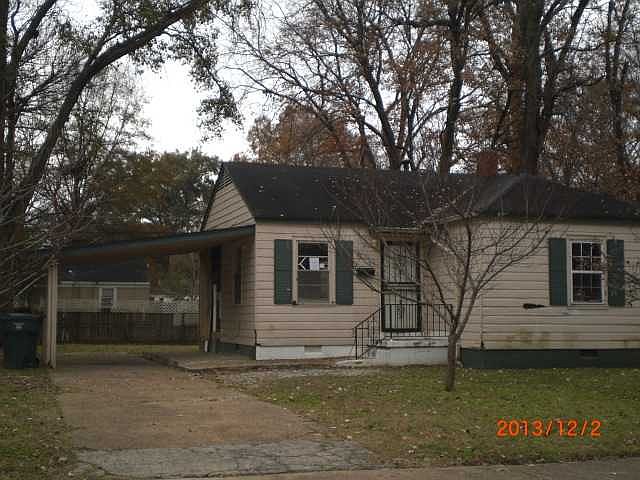1st image of 3731 E Mallory Ave