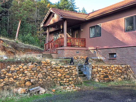 4th image of 2286 Old Siskiyou Hwy
