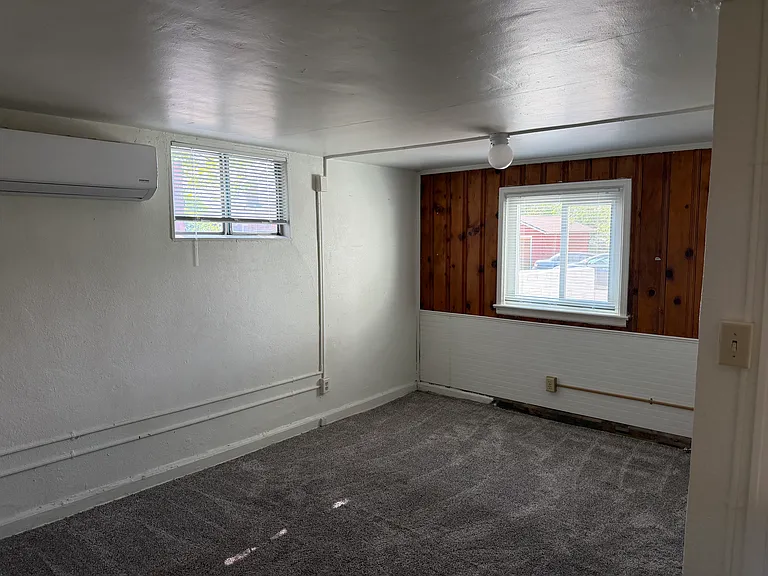 1111 Strand Pl #B — Photo 4