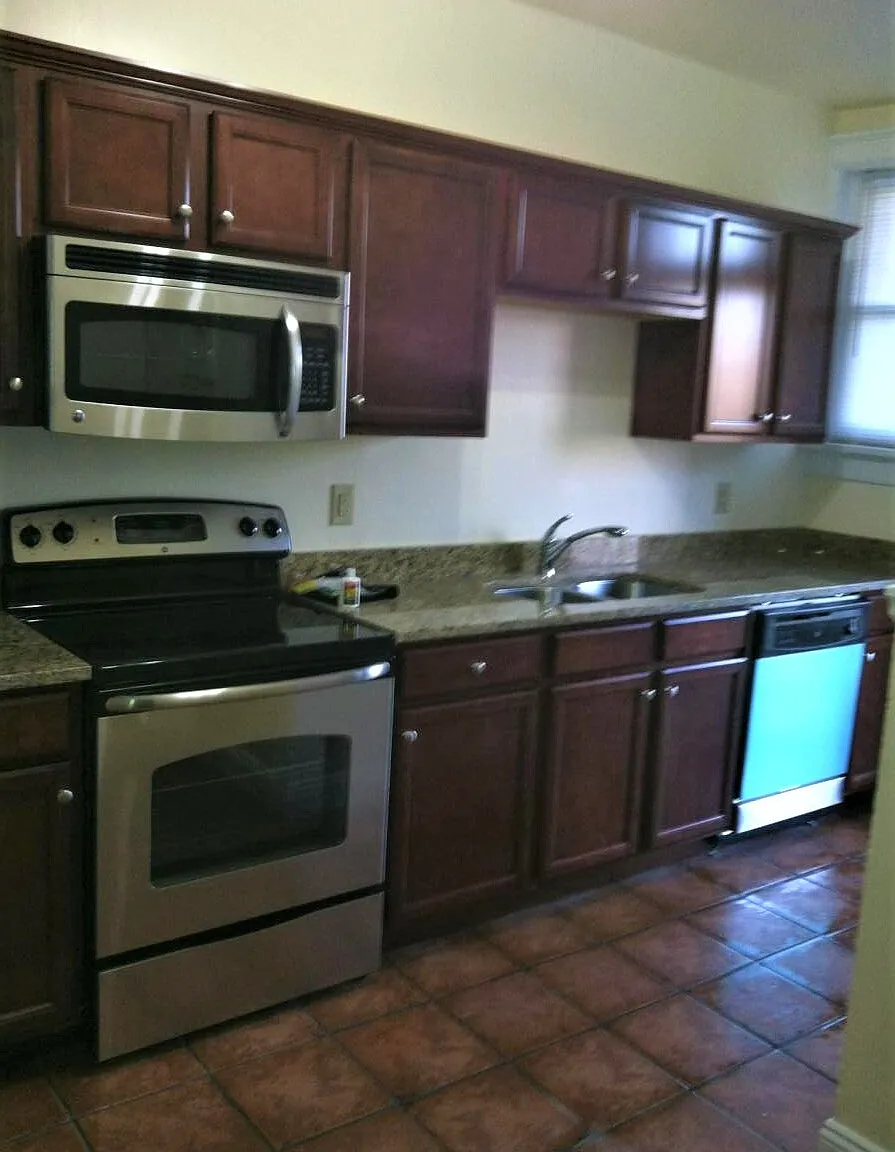 Monument Ave 2902 — Photo 1