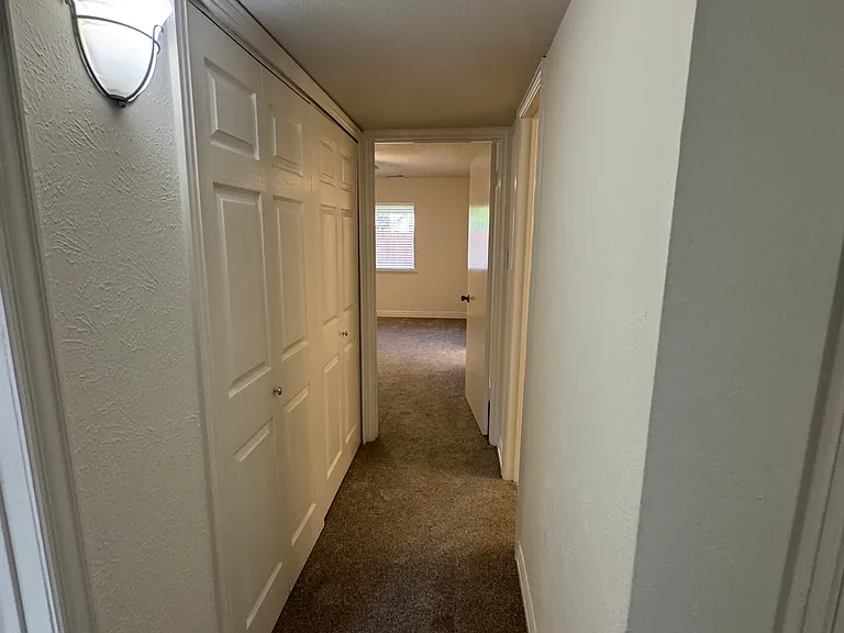 1104 Kesser Dr — Photo 17
