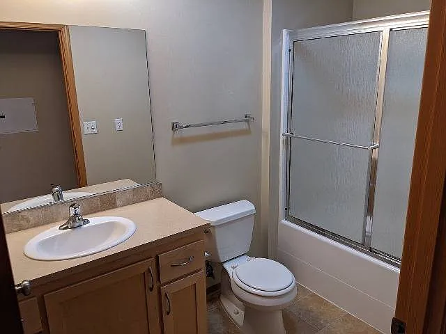 #8 and #13 - Bath #8 and #13 - Bath