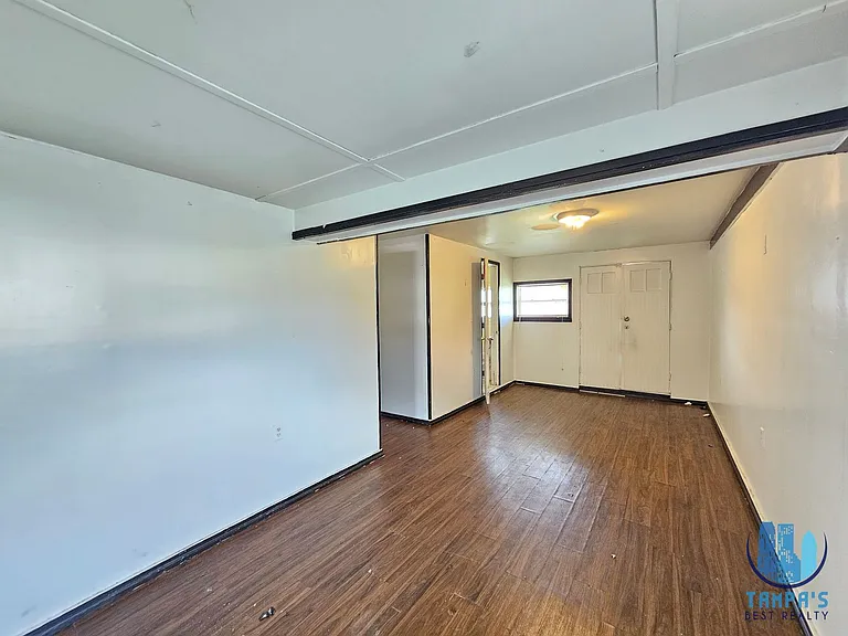 2302 Burns St — Photo 7