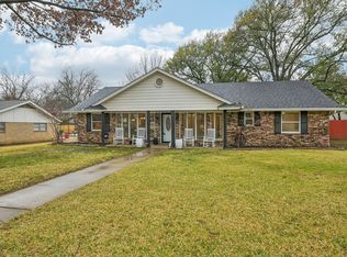 17 Lincolnshire Cir, Bedford, TX