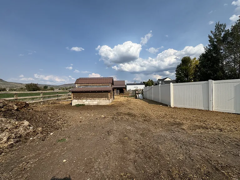 3171 E Horse Thief Dr — Photo 41