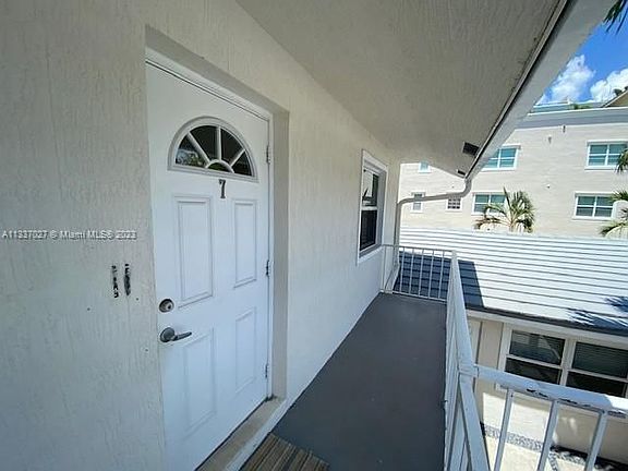 4th image of 2724 NE 15th St APT 7
