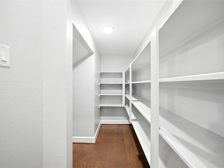 4208 Koehler St #B — Photo 13