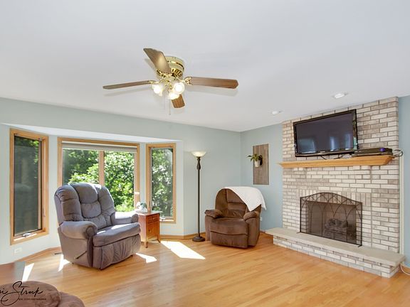 5th image of 1484 Creekside Ct