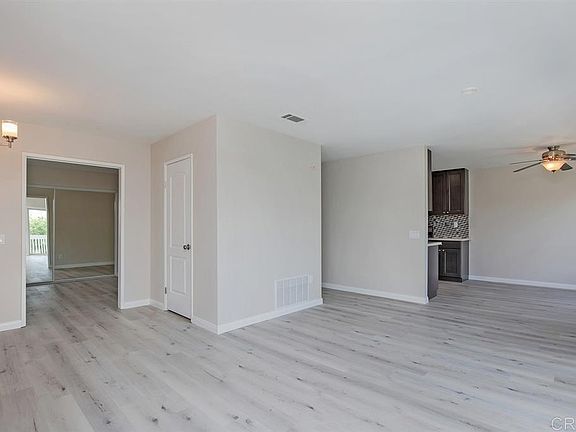 4th image of 4254 Mesa Vista Way Unit 8