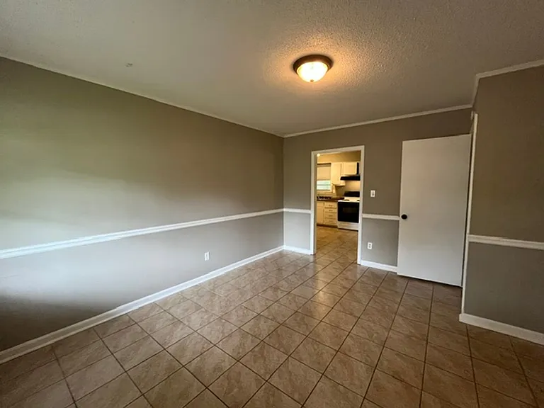 7813 Brentwood Dr — Photo 2