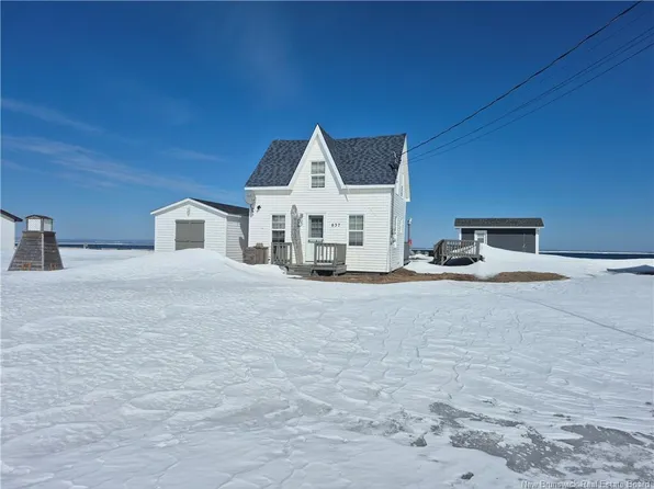 637 Principale Rd, Pointe Verte, NB E8J 2P7