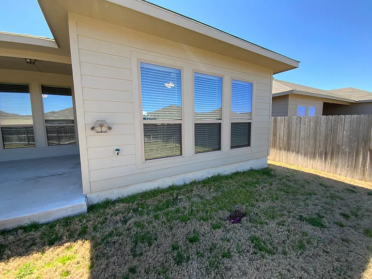 822 Wyndcrest Dr — Photo 18
