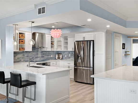 4th image of 1910 Virginia Ave APT 902