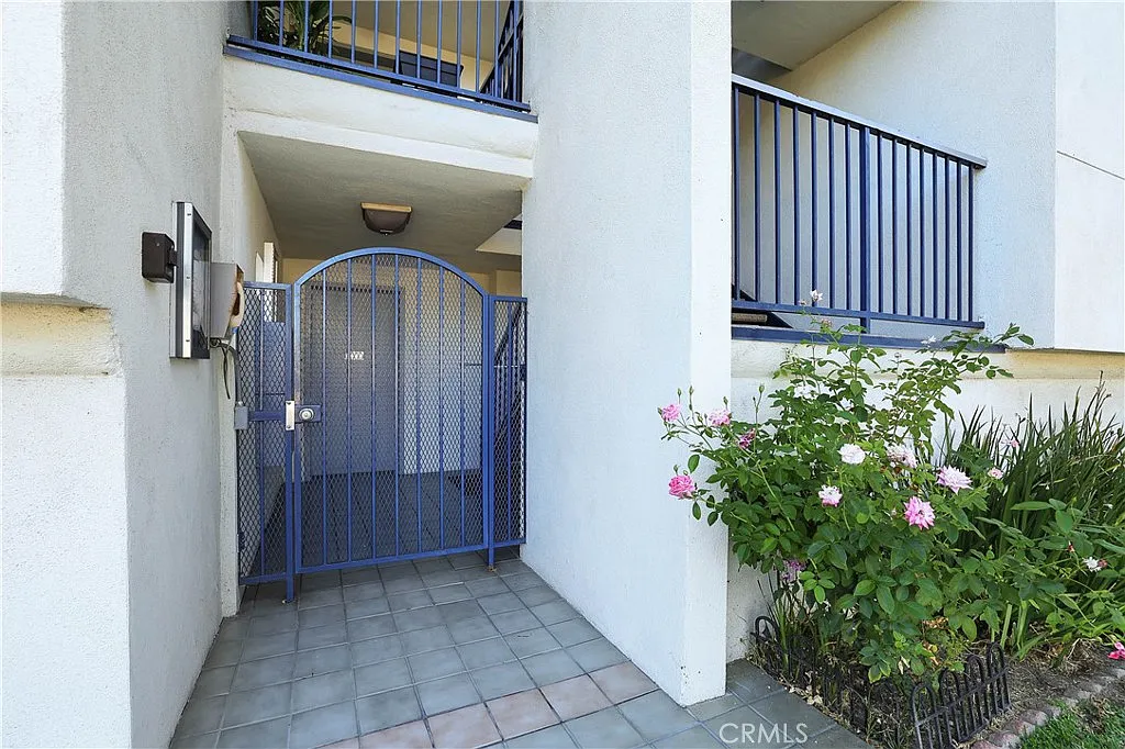 1 bed, 729 sqft, $2,550 — Photo 2