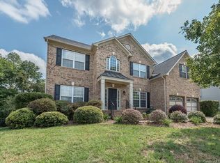1813 Robbins Meadows Dr, Waxhaw, NC 28173