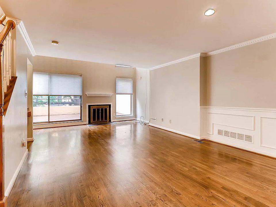1st image of 19 W Barre St