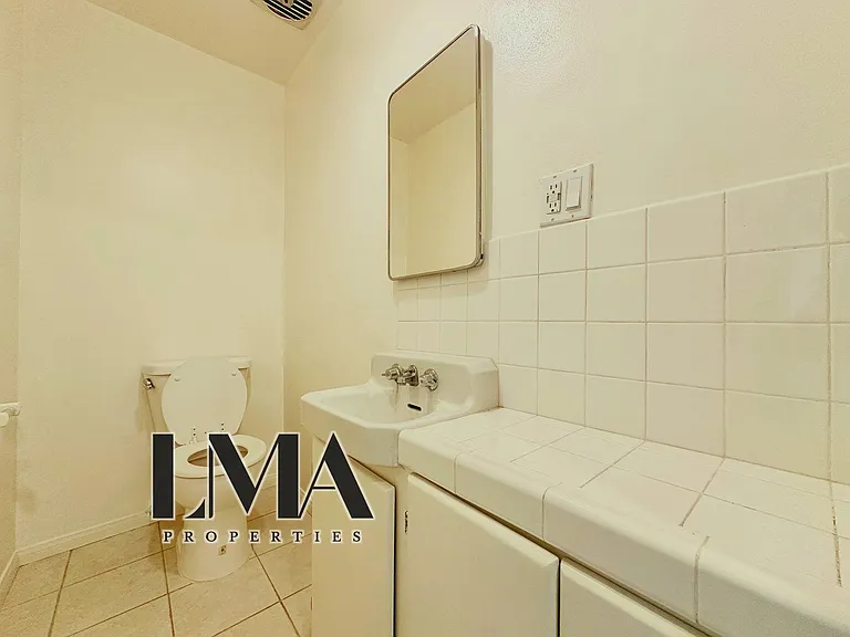 1830 N La Brea Ave #7A — Photo 21
