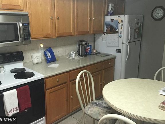 3rd image of 13811 King Gregory Way #123