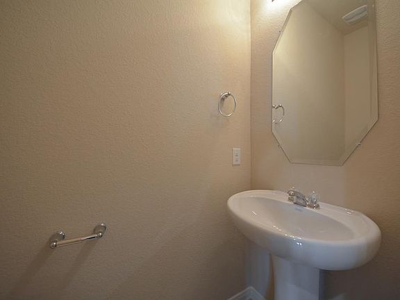 5th image of 2918 High Garden Ln
