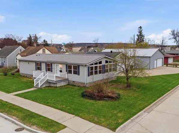 1430 12th St S, Virginia, MN 55792