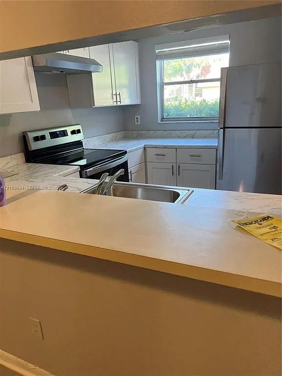 2 bed, 2.0 bath, 951 sqft, $2,000 — Photo 2