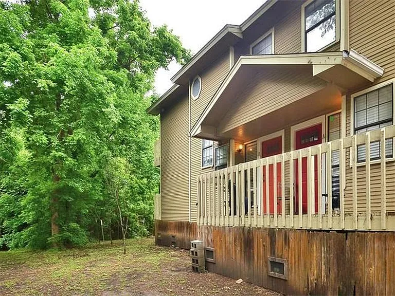 4520 Speedway #B — Photo 23