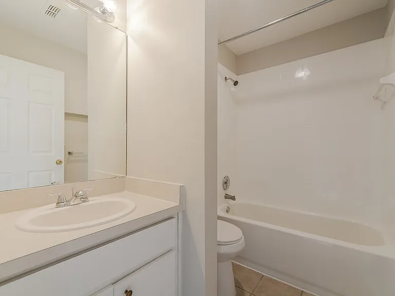 918 Palm Forest Ln — Photo 15