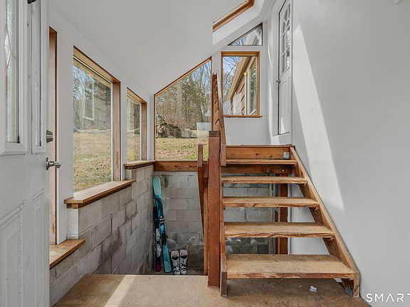 5th image of 281 Fishtown Road