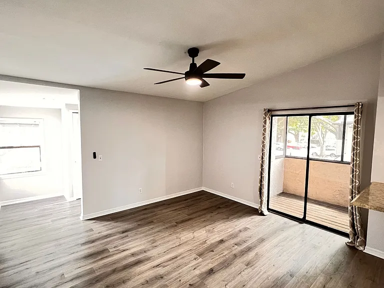 3043 Antique Oaks Cir #170 — Photo 5
