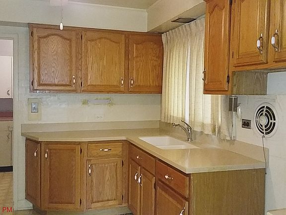 3rd image of 353 Westgate Dr
