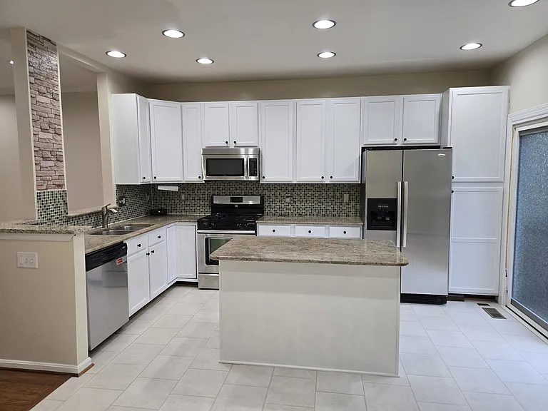 45592 Grand Central Sq — Photo 4