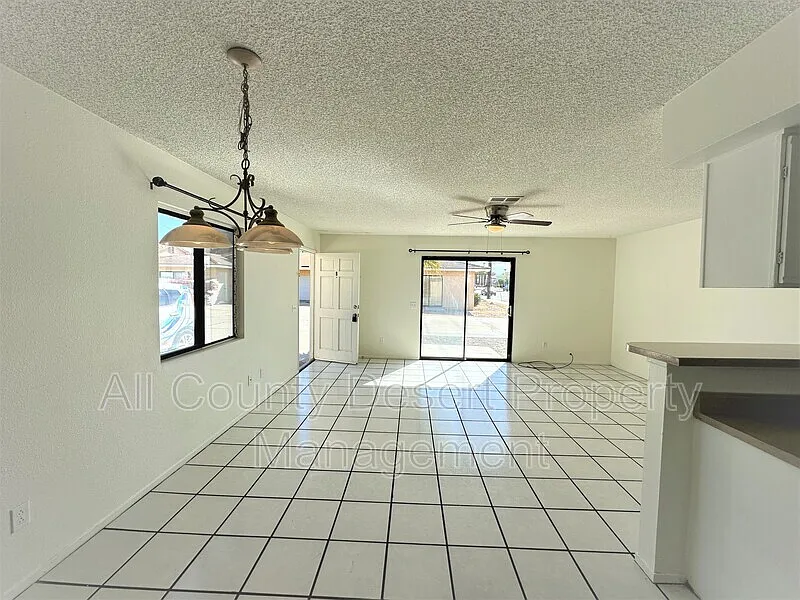 2 bed, 2.0 bath, 1237 sqft, $1,795 — Photo 2