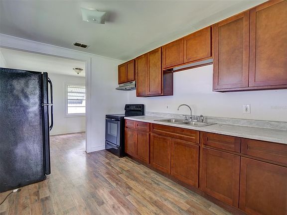5th image of 813 NW 5TH STREET