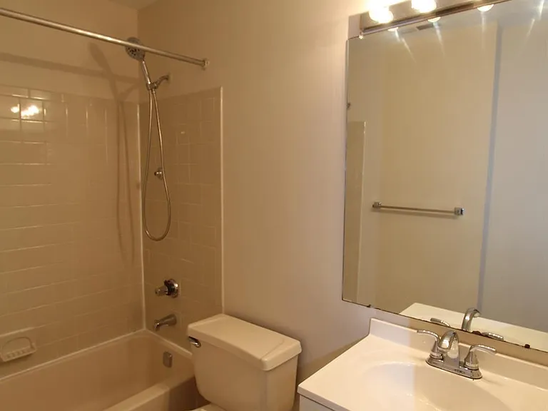 4707 Ravens Crest Dr — Photo 24
