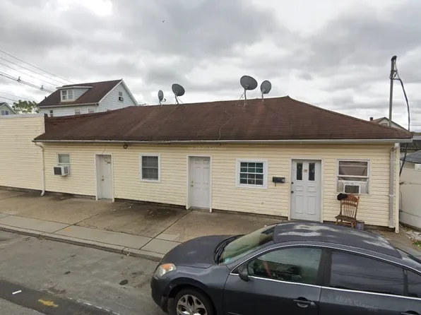 325 Pershing Ave, Carteret, NJ 07008
