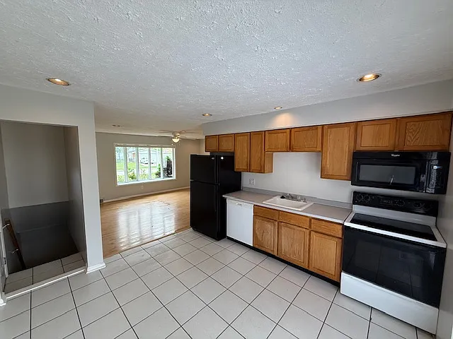 35633 Seville St — Photo 13