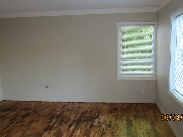 11851 E Burnside St — Photo 16