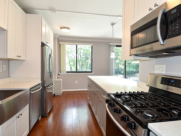 4401 Lee Hwy — Photo 15