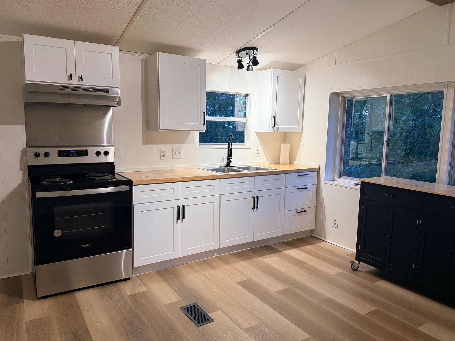 2 bed, 784 sqft, $825 — Photo 3