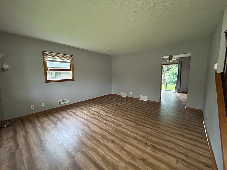 348 Belle Aire Dr — Photo 5