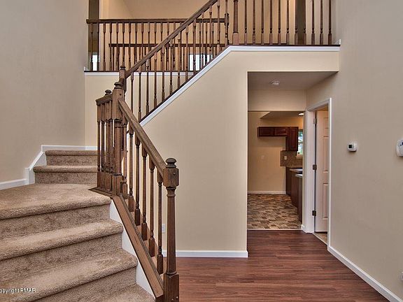3rd image of 209 Courtney Dr