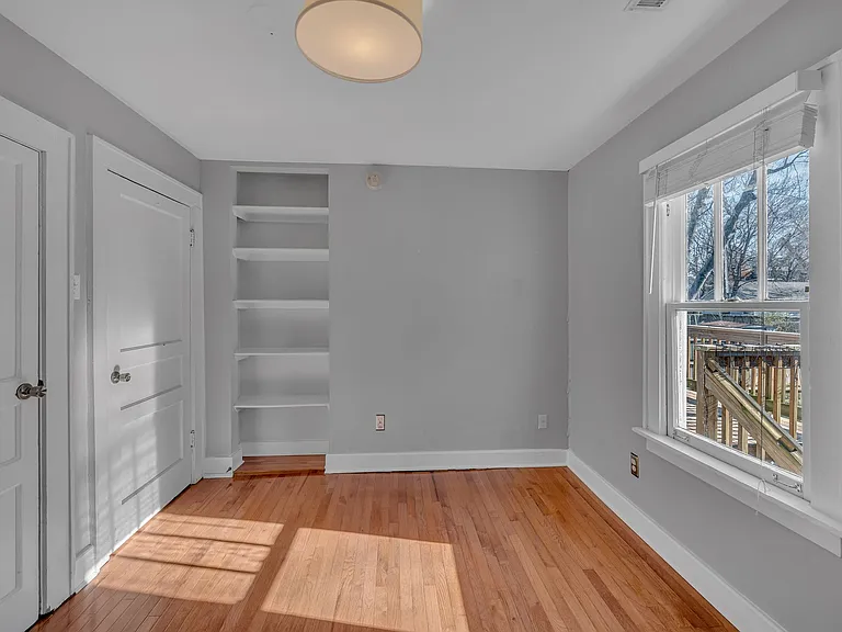 914 W Greenwood Ave — Photo 16