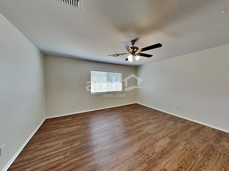 11353 W Buchanan St — Photo 9