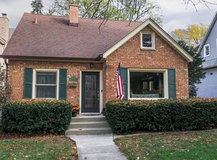 730 N Center St, Naperville, IL 60563