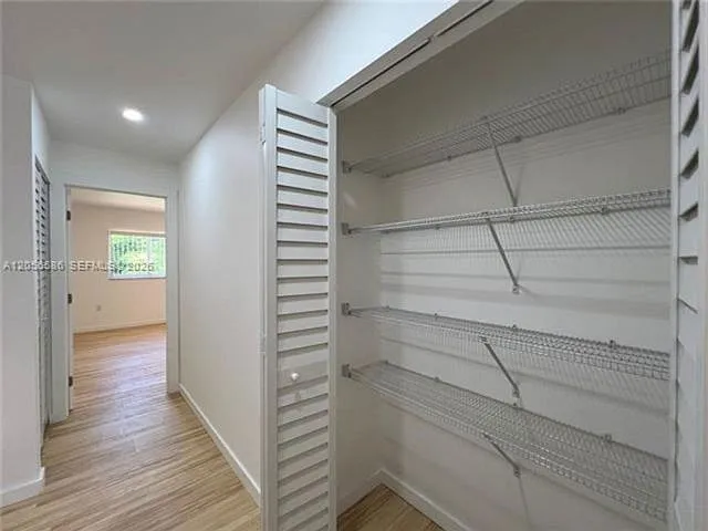 2 bed, 2.0 bath, 1282 sqft, $3,300 — Photo 4