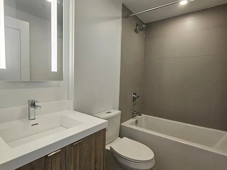 30 Inn On The Park Dr #4101 — Photo 8