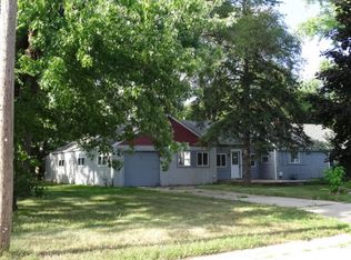 316 Wallace Ave, Machesney Park, IL 61115